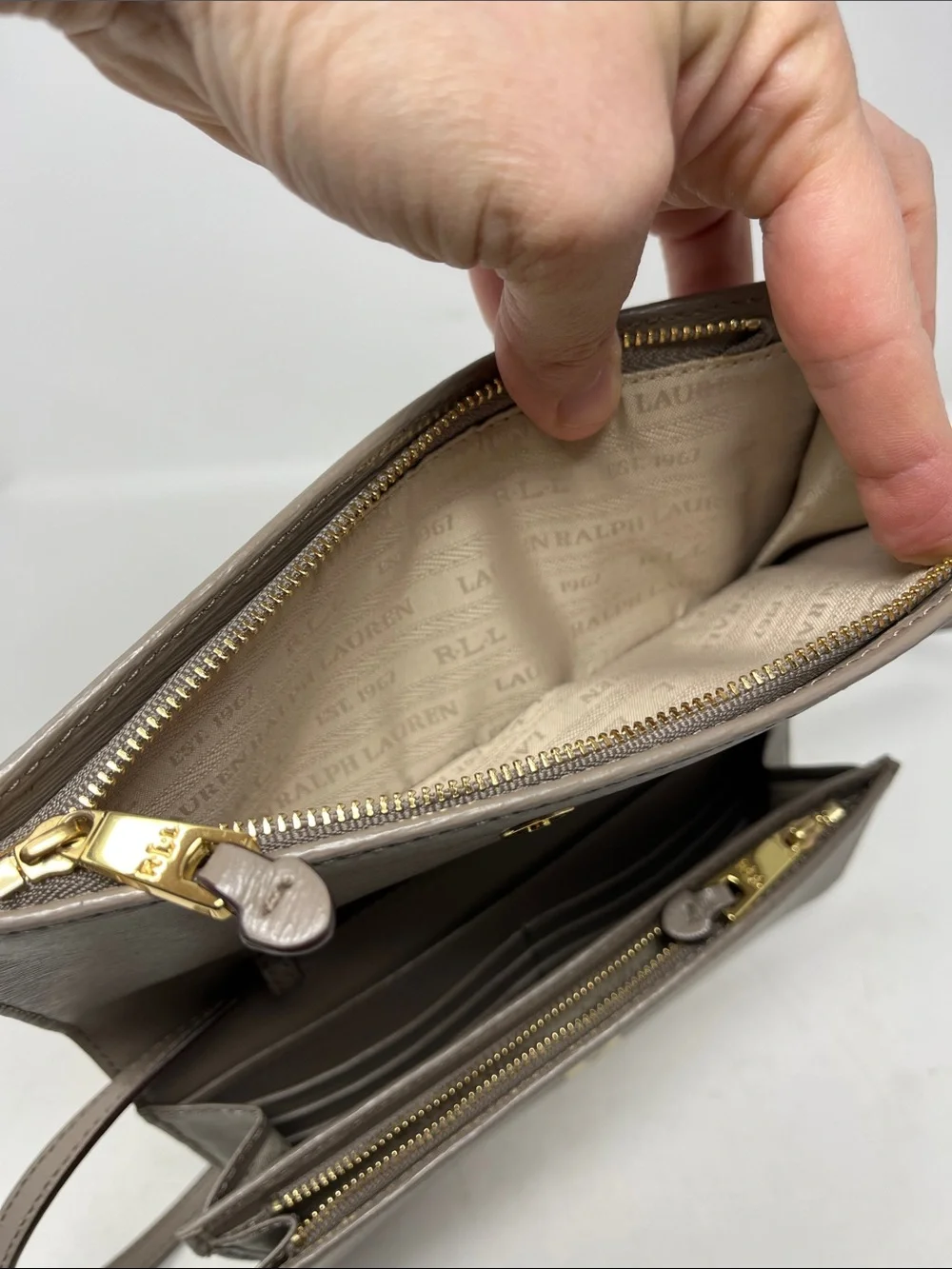 LRL Ralph Lauren Lowell Kaelyn Cow Leather Crossbody Wallet Clutch Taupe